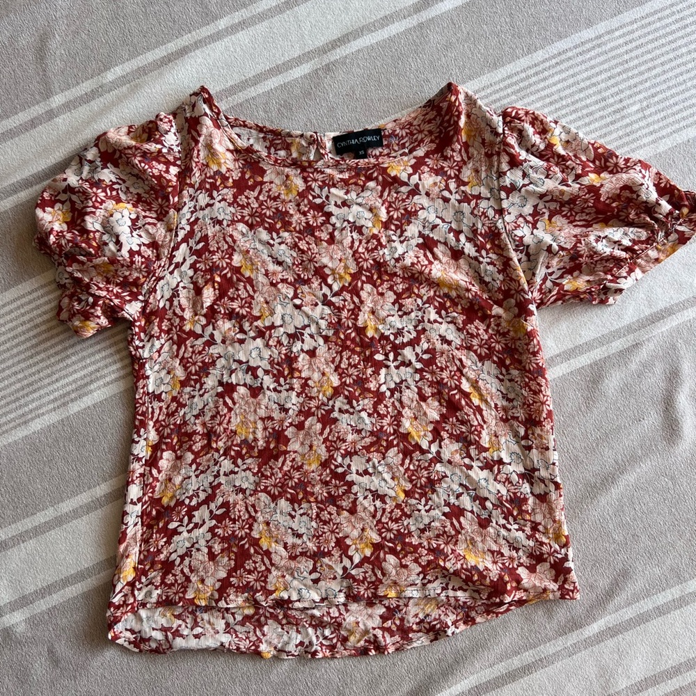 Flower top women’s size xs
